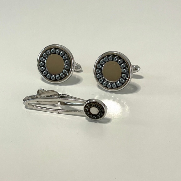 Swank Cufflinks and Tie Clip Set - Picture 1 of 9